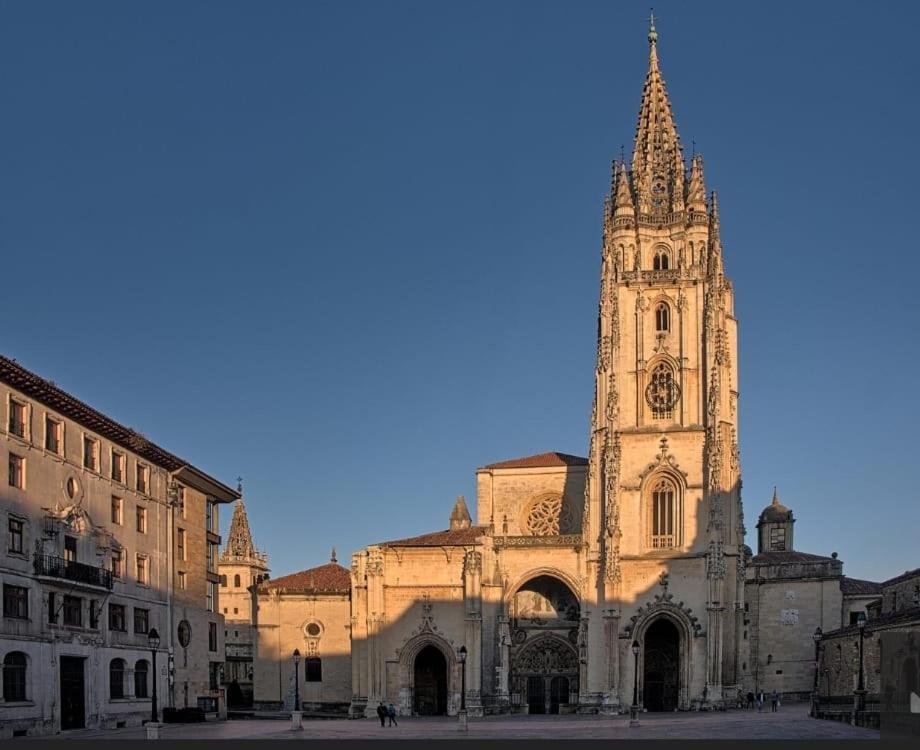 Alojamiento Oviedo 2 Con Parking Bagian luar foto